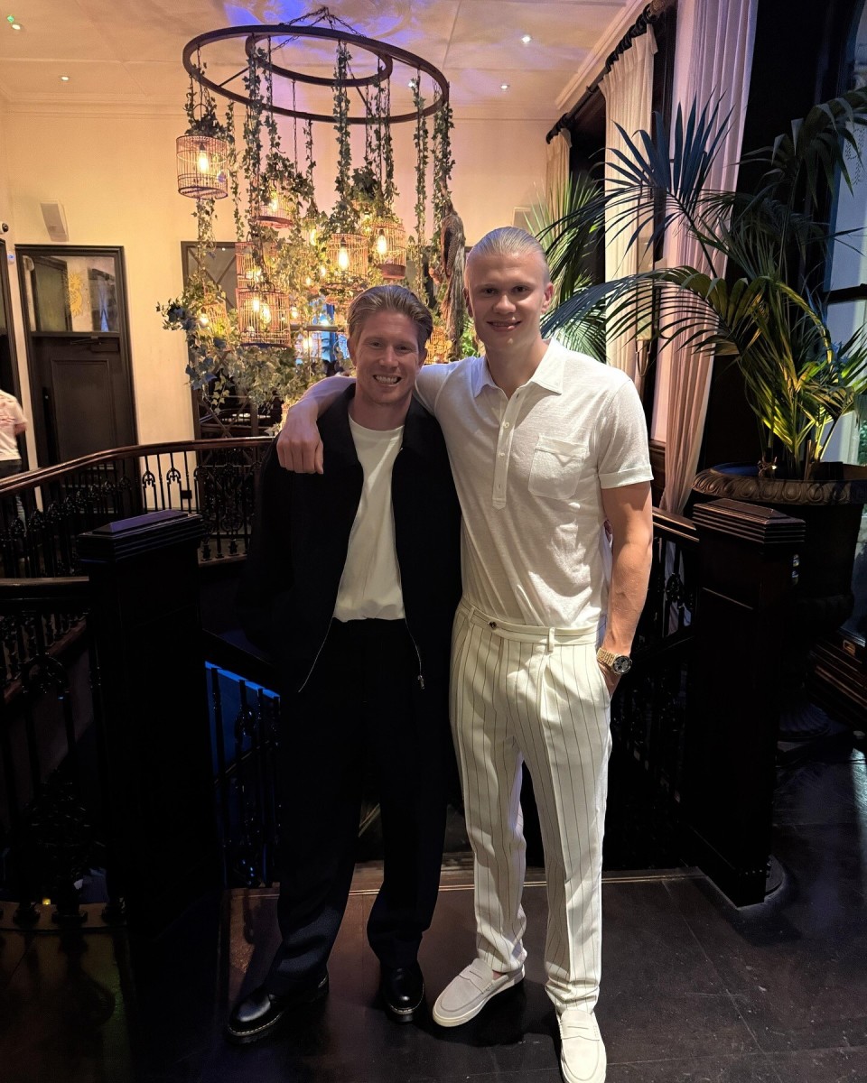 100亿身家“足坛首富”，投了最火AI独角兽